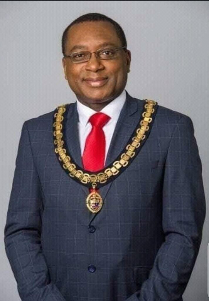 UK APPOINTS NIGERIA MAN PROFESSOR CHARLES EGBU VICE-CHANCELLOR OF LEEDS UNIVERSITY, UK.