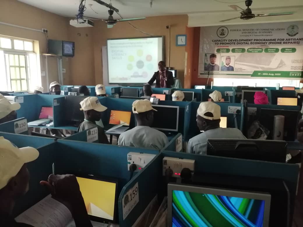 NIGER STATE: NITDA TRAINS NIGERIANS ON SMARTPHONE REPAIRS