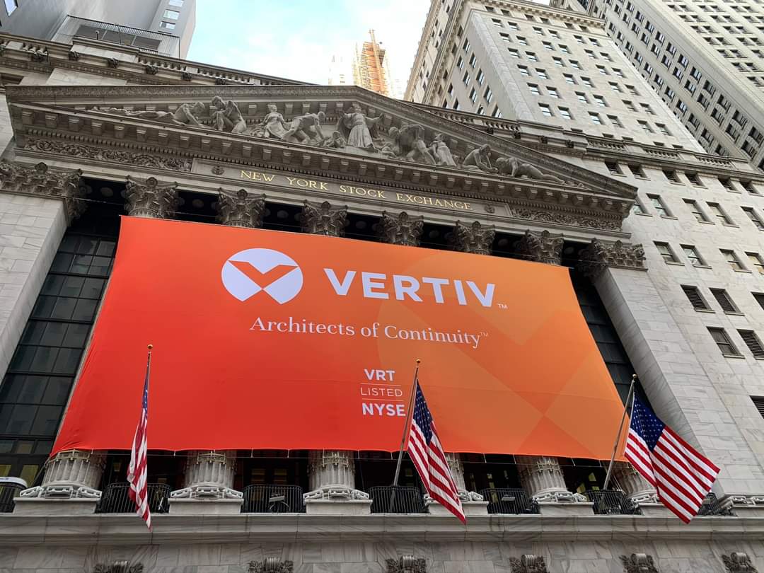 Vertiv brings together a Powerhouse Panel to Discuss the 2021 Data Centre Trends Live on LinkedIn