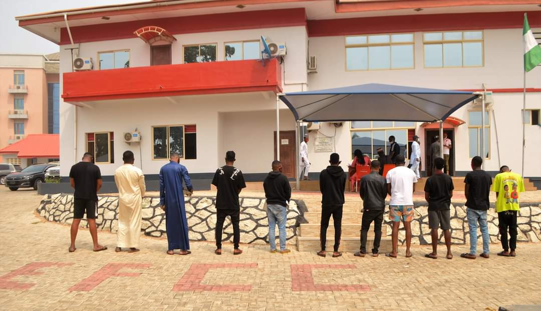 EFCC Arrests 11 Suspected Internet Fraudsters in Osogbo