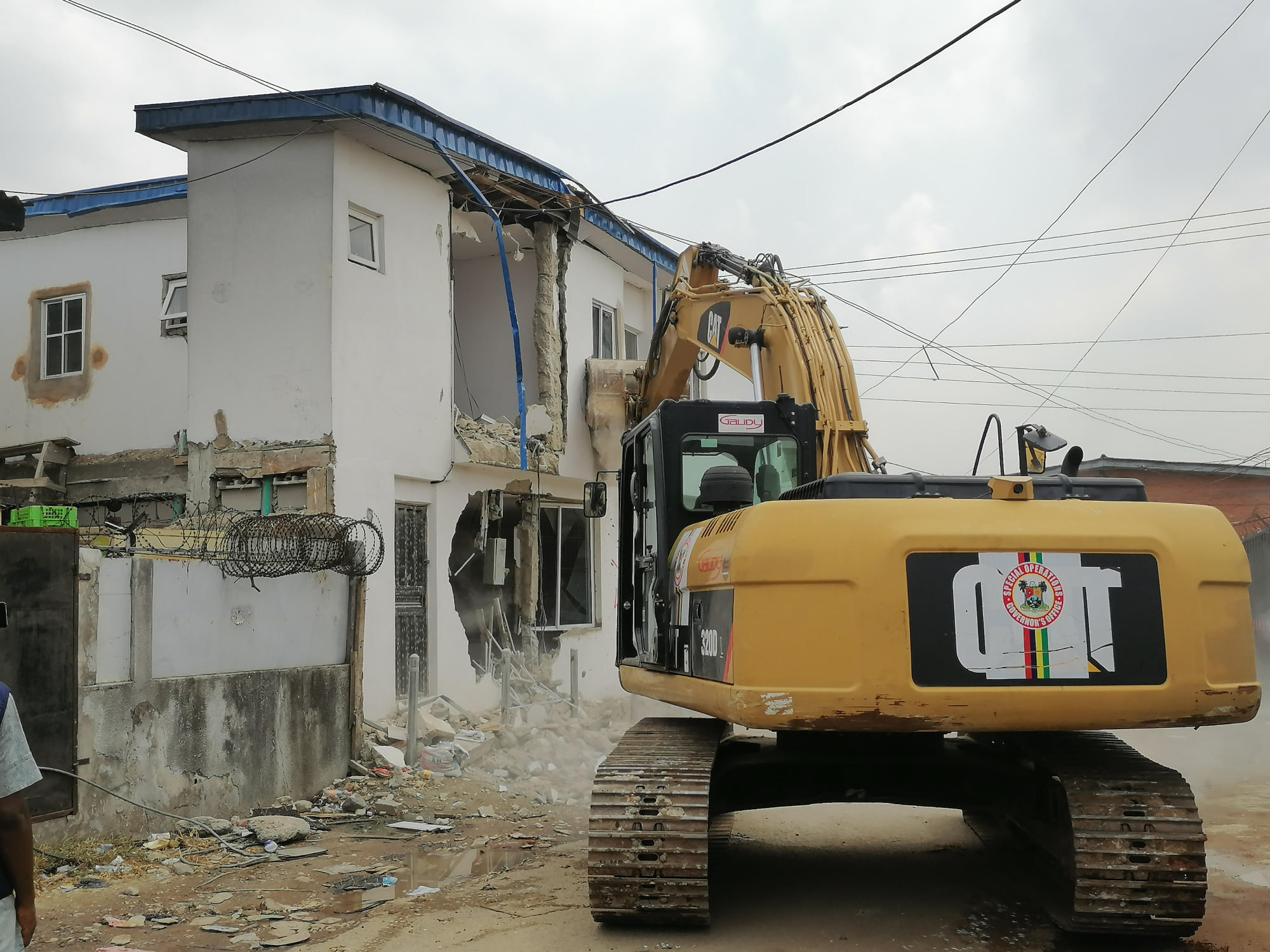 LASBCA DEMOLISHES UNAPPROVED BUILDING AT ILUPEJU
