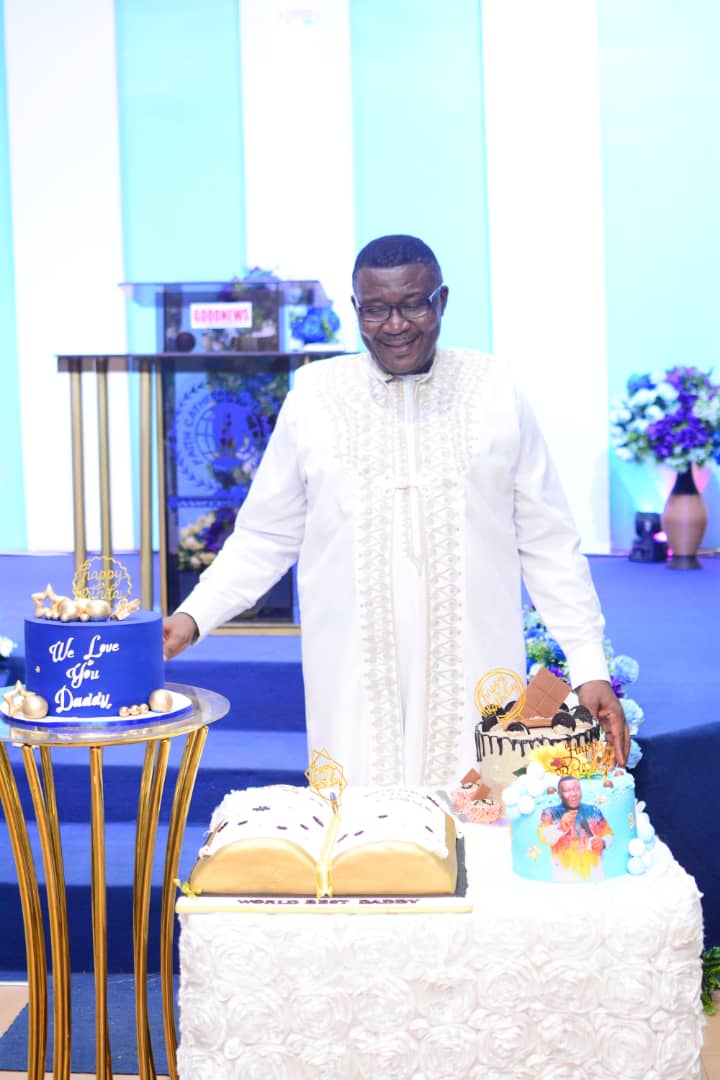 FRED OBETOH CELEBRATES HIS BIRTHDAY WITH HIS MEMBERS IN PHOTOS