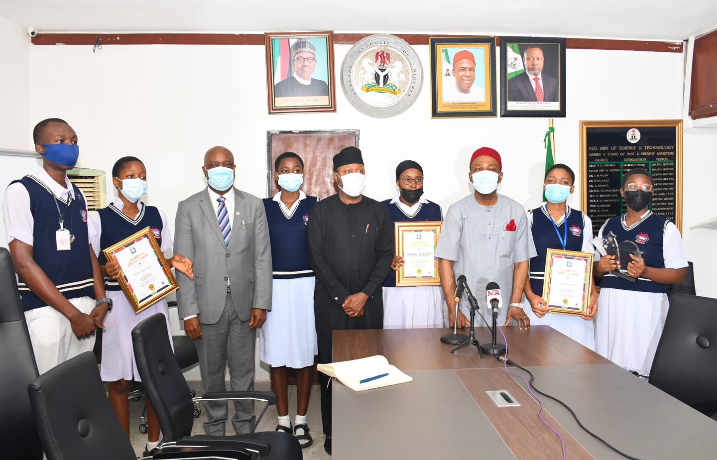 FG GRANTS N5 MILLION TO YOUNG INNOVATORS