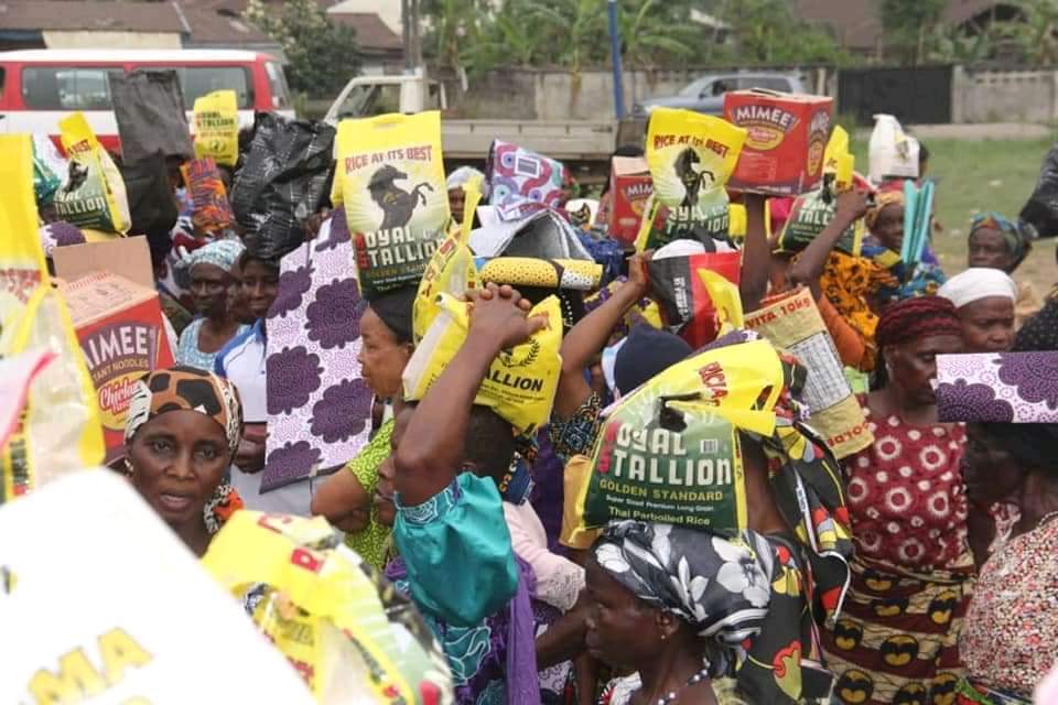 UYO WITNESS AN UNCOMMON GESTURE AS PETER DANIEL’S NGO, GLORIOUS LIFE FOUNDATION TOUCHES INDIGENT FOLKS