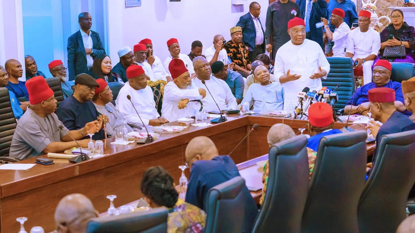 GOVERNOR UZODIMMA HOSTS SOUTH-EAST LEADERS OVER ISSUES IN THE REGION