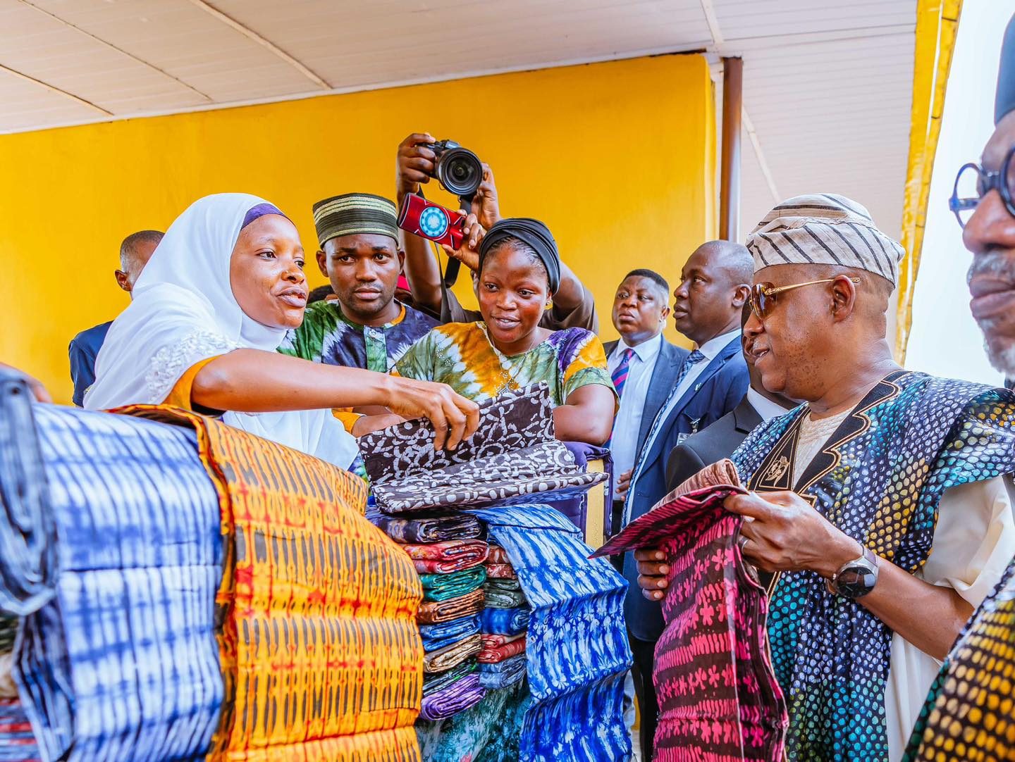 VP Shettima Hands Over 200 New Stores To Lucky Traders At Adire Market*