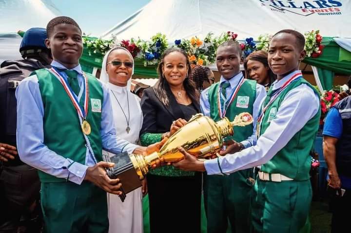 MICHAEL TANSI MEMORIAL SECONDARY SCHOOL AGULERI ANAMBRA STATE WINS NATIONAL QUIZ COMPETITION