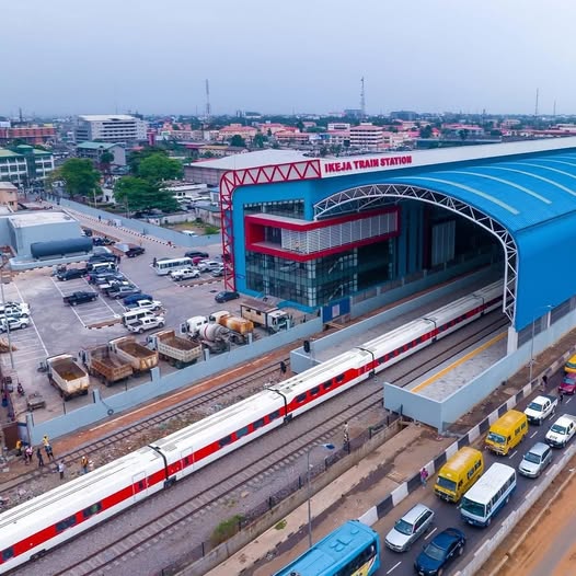 Lagos Governor Speaks on Expansion of Red Line Rail Service, Receives Mixed Public Reactions