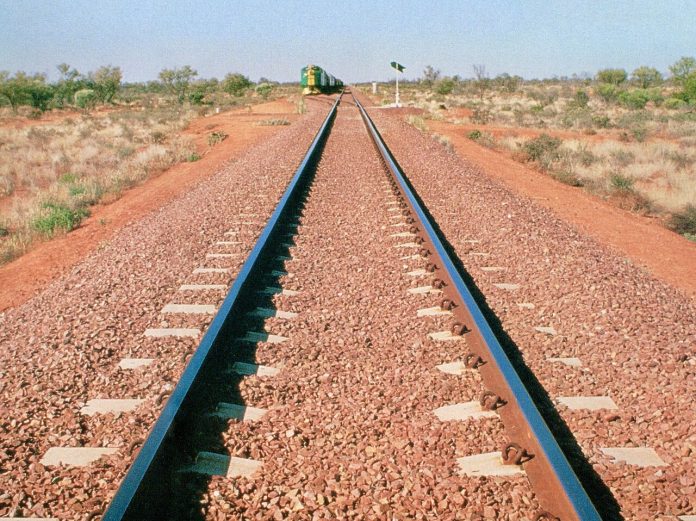 Australian_National_Railways_track_with_concrete_sleepers