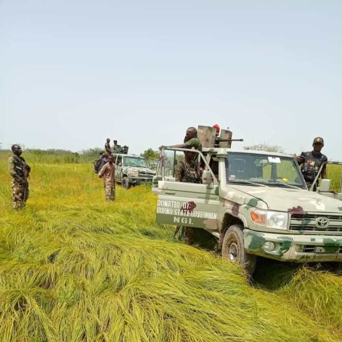 NIGERIAN ARMY IN ACTION FIGHTING TERRORIST